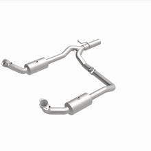 Cargar imagen en el visor de la galería, Magnaflow 09-13 Ford E-350 Super Duty V10 6.8 OEM Underbody Direct Fit Catalytic Converter