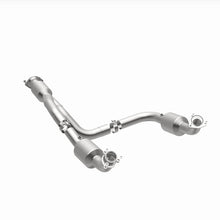 Cargar imagen en el visor de la galería, Magnaflow 12-20 Chevrolet Express 4500 Underbody 6.0L Direct Fit Catalytic Converter