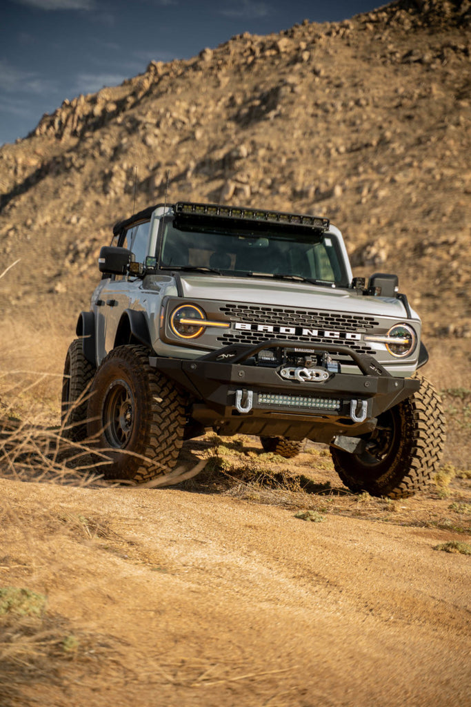 DV8 Offroad Ford Bronco 2021 Soportes colgantes para módulo de luz doble con pilar A