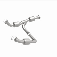 Cargar imagen en el visor de la galería, Magnaflow 18-20 Chevrolet Express 2500 Single Underbody 4.3L Direct Fit Catalytic Converter