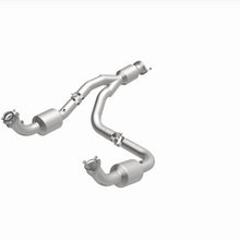 Cargar imagen en el visor de la galería, Magnaflow 12-20 Chevrolet Express 4500 Underbody 6.0L Direct Fit Catalytic Converter