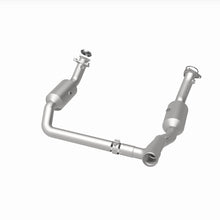 Cargar imagen en el visor de la galería, Magnaflow 19-20 GMC Sierra 1500 Single Underbody 4.3L/5.3L Direct Fit Catalytic Converter