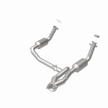 Cargar imagen en el visor de la galería, Magnaflow 04-06 Chevrolet Silverado 1500 5.3L Direct Fit Catalytic Converter