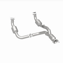 Cargar imagen en el visor de la galería, Magnaflow 12-20 Chevrolet Express 4500 Underbody 6.0L Direct Fit Catalytic Converter