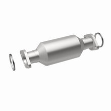 Cargar imagen en el visor de la galería, Magnaflow 95-99 Toyota Tacoma / 1997 Geo Prizm Direct-fit Catalytic Converter