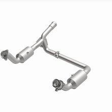 Cargar imagen en el visor de la galería, Magnaflow 19-20 GMC Sierra 1500 Single Underbody 4.3L/5.3L Direct Fit Catalytic Converter