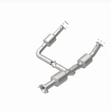 Cargar imagen en el visor de la galería, Magnaflow 18-20 Chevrolet Express 2500 Single Underbody 4.3L Direct Fit Catalytic Converter