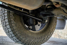 Cargar imagen en el visor de la galería, DV8 Offroad 10-23 Toyota 4Runner Rear Shock Skid Plates