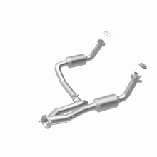 Cargar imagen en el visor de la galería, Magnaflow 04-06 Chevrolet Silverado 1500 5.3L Direct Fit Catalytic Converter