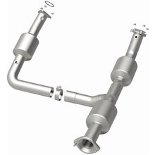 Cargar imagen en el visor de la galería, Magnaflow 18-20 Chevrolet Express 2500 Single Underbody 4.3L Direct Fit Catalytic Converter