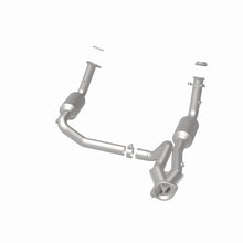 Cargar imagen en el visor de la galería, Magnaflow 04-06 Chevrolet Silverado 1500 5.3L Direct Fit Catalytic Converter