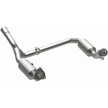 Cargar imagen en el visor de la galería, Magnaflow 19-20 GMC Sierra 1500 Single Underbody 4.3L/5.3L Direct Fit Catalytic Converter