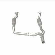 Cargar imagen en el visor de la galería, Magnaflow 09-13 Ford E-350 Super Duty V10 6.8 OEM Underbody Direct Fit Catalytic Converter