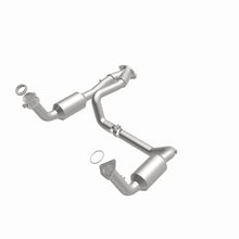 Cargar imagen en el visor de la galería, Magnaflow 04-06 Chevrolet Silverado 1500 5.3L Direct Fit Catalytic Converter