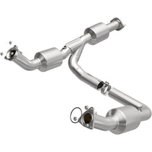 Cargar imagen en el visor de la galería, Magnaflow 18-20 Chevrolet Express 2500 Single Underbody 4.3L Direct Fit Catalytic Converter