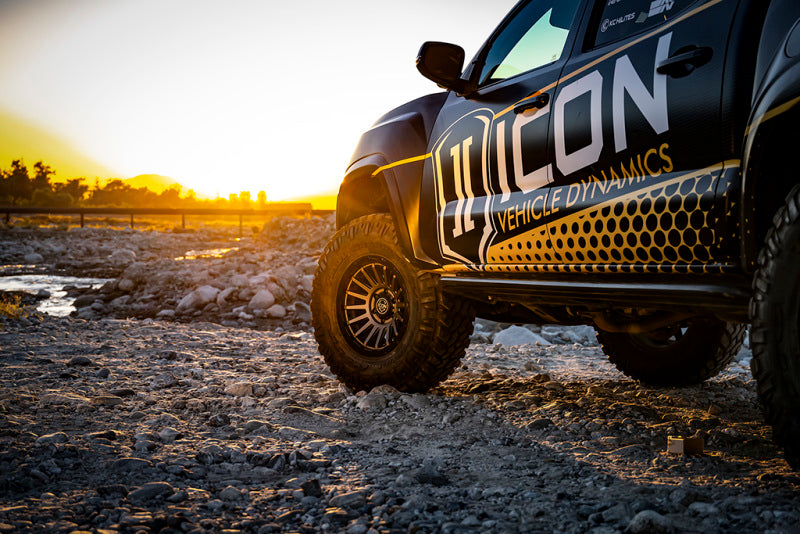 ICON Recon Pro 17x8.5 6x5.5 0mm Offset 4.75in BS Rueda de carbón de 106.1mm de diámetro