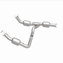 Cargar imagen en el visor de la galería, Magnaflow 18-20 Chevrolet Express 2500 Single Underbody 4.3L Direct Fit Catalytic Converter