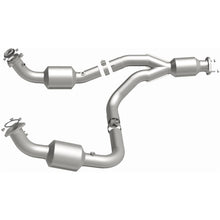 Cargar imagen en el visor de la galería, Magnaflow 12-20 Chevrolet Express 4500 Underbody 6.0L Direct Fit Catalytic Converter
