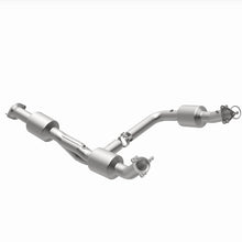 Cargar imagen en el visor de la galería, Magnaflow 18-20 Chevrolet Express 2500 Single Underbody 4.3L Direct Fit Catalytic Converter