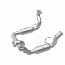 Cargar imagen en el visor de la galería, Magnaflow 20-22 Ford F-250 SD Single Underbody Direct Fit Cat Converter