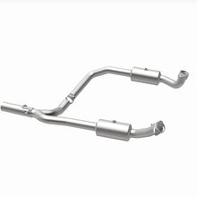 Cargar imagen en el visor de la galería, Magnaflow 09-13 Ford E-350 Super Duty V10 6.8 OEM Underbody Direct Fit Catalytic Converter