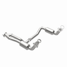 Cargar imagen en el visor de la galería, Magnaflow 04-06 Chevrolet Silverado 1500 5.3L Direct Fit Catalytic Converter