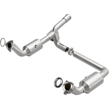 Cargar imagen en el visor de la galería, Magnaflow 19-20 GMC Sierra 1500 Single Underbody 4.3L/5.3L Direct Fit Catalytic Converter