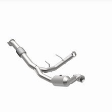 Cargar imagen en el visor de la galería, Magnaflow 18-21 Ford Expedition Right Underbody 3.5L Direct Fit Catalytic Converter