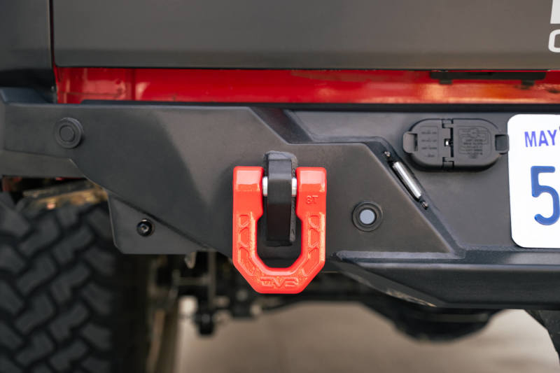 Grilletes con anilla en D DV8 Offroad Elite Series - Par (rojo)