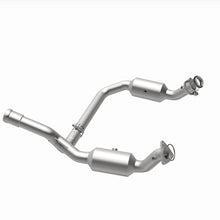 Cargar imagen en el visor de la galería, Magnaflow 19-20 GMC Sierra 1500 Single Underbody 4.3L/5.3L Direct Fit Catalytic Converter