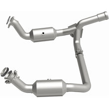 Cargar imagen en el visor de la galería, Magnaflow 19-20 GMC Sierra 1500 Single Underbody 4.3L/5.3L Direct Fit Catalytic Converter