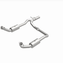 Cargar imagen en el visor de la galería, Magnaflow 09-13 Ford E-350 Super Duty V10 6.8 OEM Underbody Direct Fit Catalytic Converter