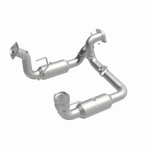Cargar imagen en el visor de la galería, Magnaflow 20-22 Ford F-250 SD Single Underbody Direct Fit Cat Converter