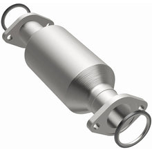 Cargar imagen en el visor de la galería, Magnaflow 95-99 Toyota Tacoma / 1997 Geo Prizm Direct-fit Catalytic Converter