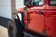 Cargar imagen en el visor de la galería, DV8 Offroad 07-23 Jeep Gladiator/Wrangler JT/JK/JL Escalón montado en bisagra