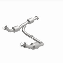 Cargar imagen en el visor de la galería, Magnaflow 18-20 Chevrolet Express 2500 Single Underbody 4.3L Direct Fit Catalytic Converter