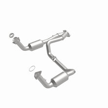 Cargar imagen en el visor de la galería, Magnaflow 04-06 Chevrolet Silverado 1500 5.3L Direct Fit Catalytic Converter
