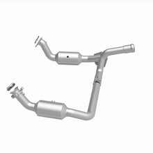 Cargar imagen en el visor de la galería, Magnaflow 19-20 GMC Sierra 1500 Single Underbody 4.3L/5.3L Direct Fit Catalytic Converter