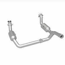 Cargar imagen en el visor de la galería, Magnaflow 19-20 GMC Sierra 1500 Single Underbody 4.3L/5.3L Direct Fit Catalytic Converter