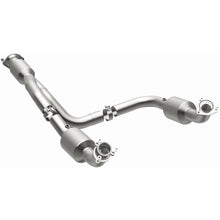 Cargar imagen en el visor de la galería, Magnaflow 12-20 Chevrolet Express 4500 Underbody 6.0L Direct Fit Catalytic Converter