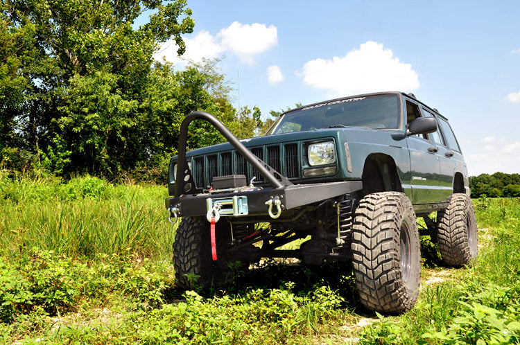 jeep_xj_winch_bumper_Rough_Country_10570