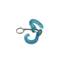 Cargar imagen en el visor de la galería, Jowl Split Shackle Key Chain