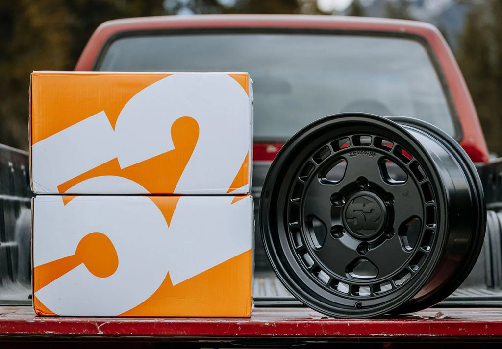 quince52 Turbomac HD Classic 17x8.5 6x139.7 0mm ET 106.2mm Rueda negra de asfalto con orificio central