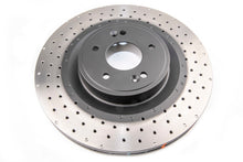 Cargar imagen en el visor de la galería, DBA 2018 Kia Stinger con frenos Brembo Rotor delantero perforado y con hoyuelos Serie 4000