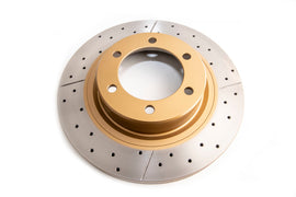 DBA 02-06 Volkswagen Golf VR6 2.8L Rotor delantero perforado y ranurado Street Series