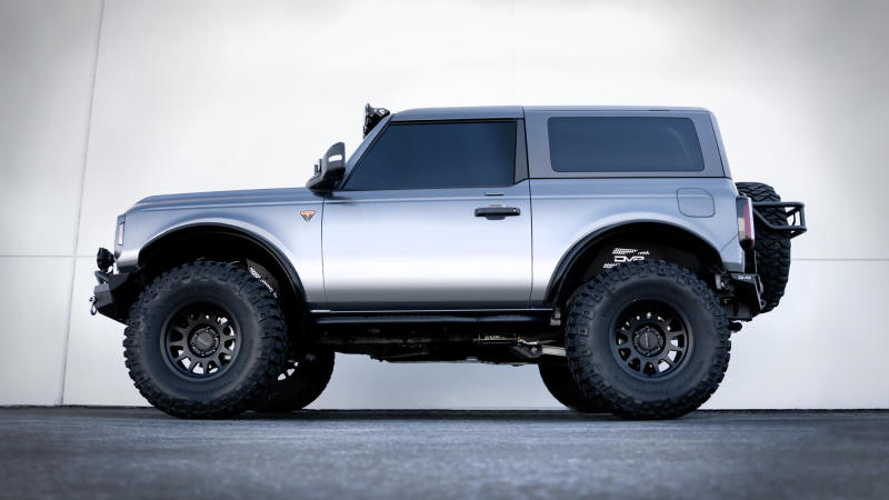 DV8 Offroad 21-23 Ford Bronco OE Plus Pasos laterales de 2 puertas