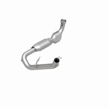Cargar imagen en el visor de la galería, MagnaFlow Conv DF 97-98 Ford Trucks 5.4L