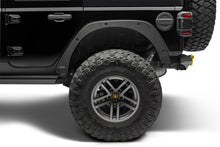 Cargar imagen en el visor de la galería, Bushwacker Trail Armor Kit de eliminación de guardabarros 18-21 Jeep Wrangler JL 2DR/4DR