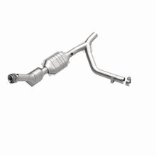 Cargar imagen en el visor de la galería, MagnaFlow Conv DF 01 Ford Trucks 5.4L