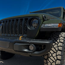 Cargar imagen en el visor de la galería, ARB Nacho Jeep JL / JT 3 Piece Modular Bumper Quatro Fog Mount
